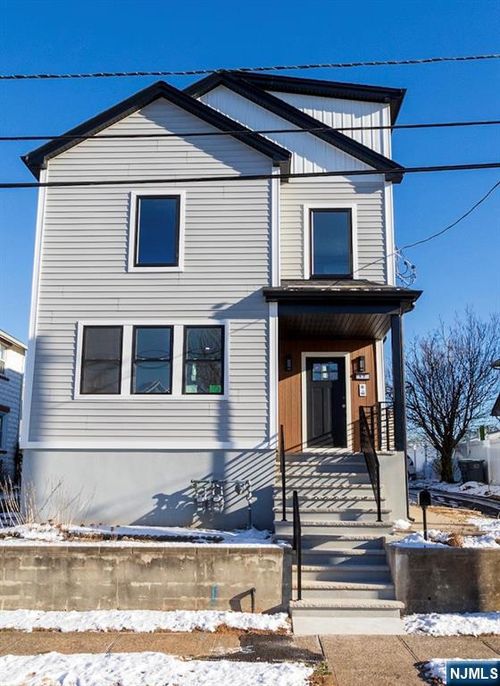 17 Warren St, Bergenfield, NJ, 07621-4308 | Card Image