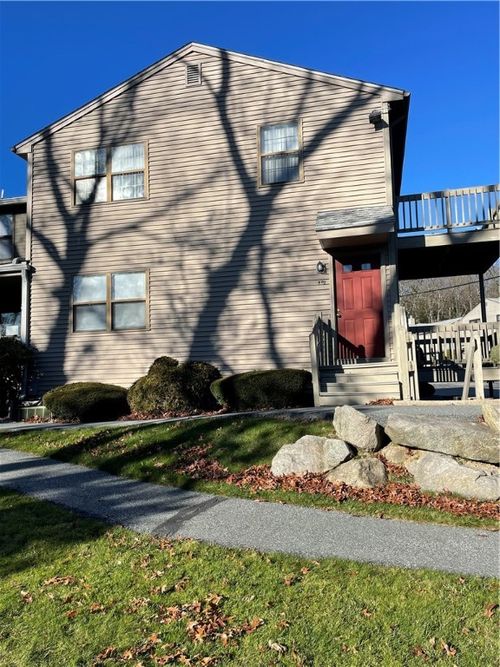 402 Pinewood Dr, Smithfield, RI, 02917-3123 | Card Image