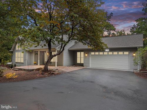 364 Toboggan Hill Trl, HEDGESVILLE, WV, 25427-5368 | Card Image