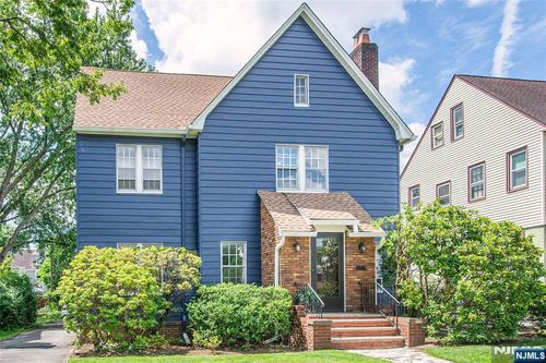 33 Stephen St, Montclair, NJ, 07042-5031 | Card Image