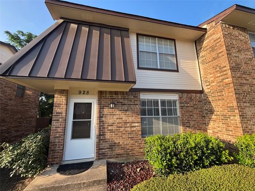 925 Cedar Ter, Cedar Hill, TX, 75104-7907 | Card Image