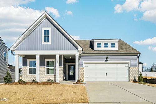 250-124 W Crescent Mills Blvd, Clayton, NC, 27520-4860 | Card Image