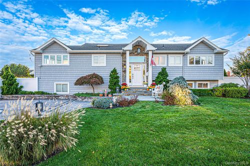 174 Secatogue Ln, West Islip, NY, 11795-4737 | Card Image