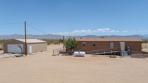1180 S Colorado Rd, Golden Valley, AZ, 86413-9229 | Card Image