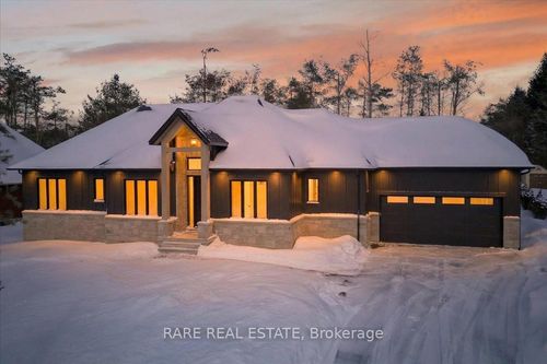 32 Alpine Way, Oro-Medonte, ON, L0L2L0 | Card Image