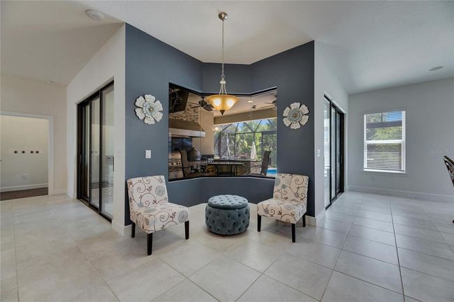 Seating area | Image 14