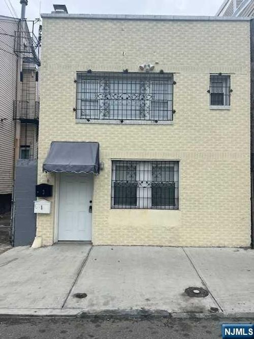 46 E Main St, Paterson, NJ, 07522-2481 | Card Image