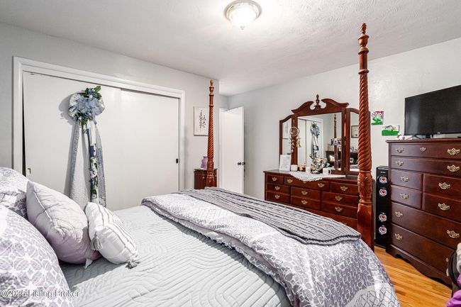 609 Lynn Rd, House other with 3 bedrooms, 2 bathrooms and null parking in New Albany IN | Image 14