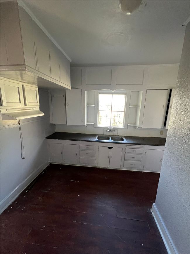 3510 Jackson St, House other with 2 bedrooms, 1 bathrooms and null parking in Shreveport LA | Image 4
