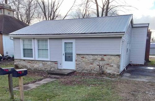 309 E Main St, Pekin, IN, 47165-7812 | Card Image