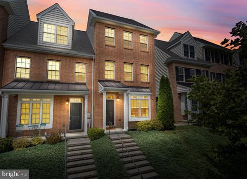 607 W Mulberry St, KENNETT SQUARE, PA, 19348-3274 | Card Image