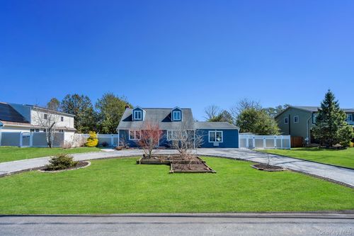1659 Lincoln Ave, Bohemia, NY, 11716-1415 | Card Image