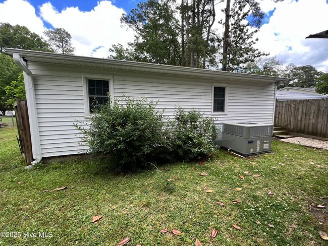 214 S Graham St, House other with 2 bedrooms, 1 bathrooms and null parking in Wallace NC | Image 8