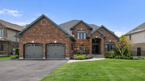 558 Eclipse Walk, London North, ON, N5X0J9 | Card Image