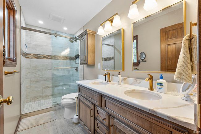1106 Woodcrest Ln, House other with 4 bedrooms, 4 bathrooms and null parking in Kendallville IN | Image 25