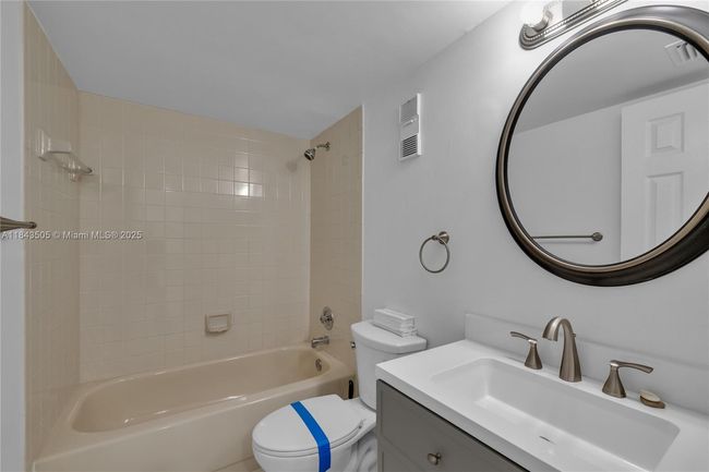 APT-503 - 2217 Cypress Island Dr, Condo with 2 bedrooms, 2 bathrooms and null parking in Pompano Beach FL | Image 25