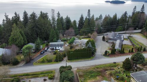 4933 Geer Rd, Sechelt, BC, V7Z0B7 | Card Image