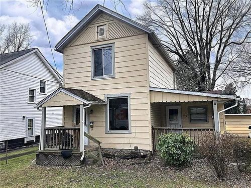 1107 N Jefferson St, New Castle, PA, 16101-2123 | Card Image