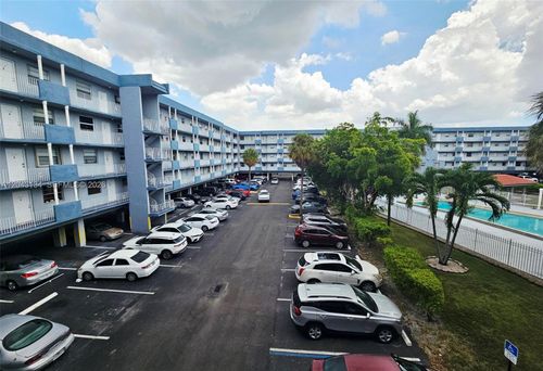 315-1655 W 44th Pl, Hialeah, FL, 33012-8407 | Card Image