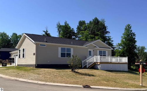 2111 Vista View Dr, Traverse City, MI, 49686-9011 | Card Image