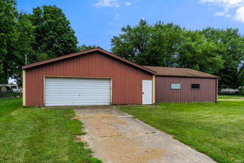93 W Lakeside Dr, North Manchester, IN, 46962-8502 | Card Image