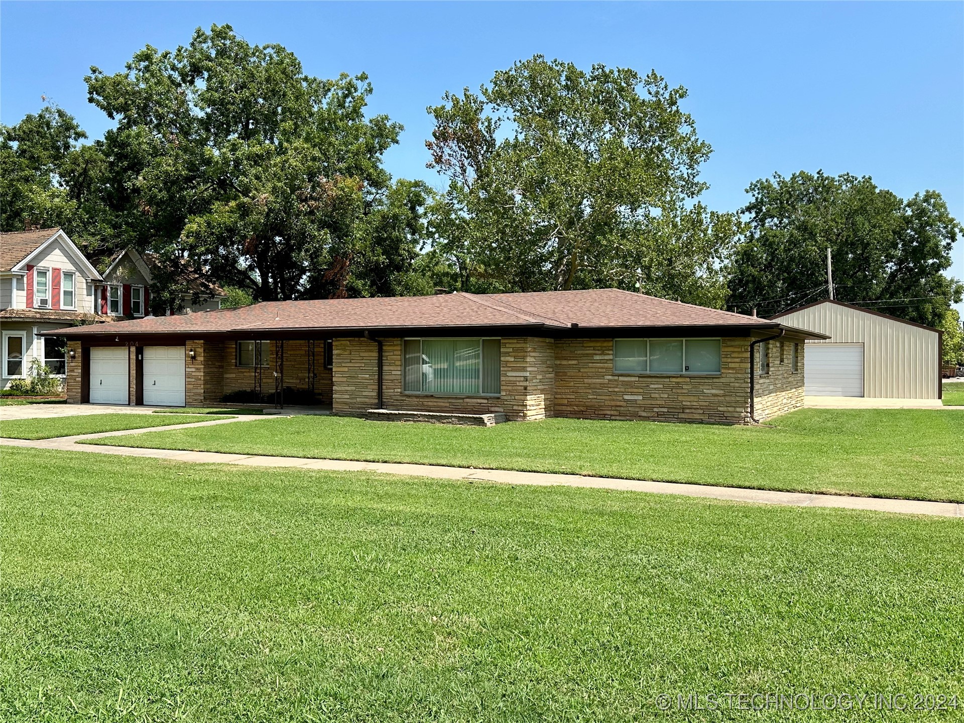 Price Ave, Hominy, OK 74035