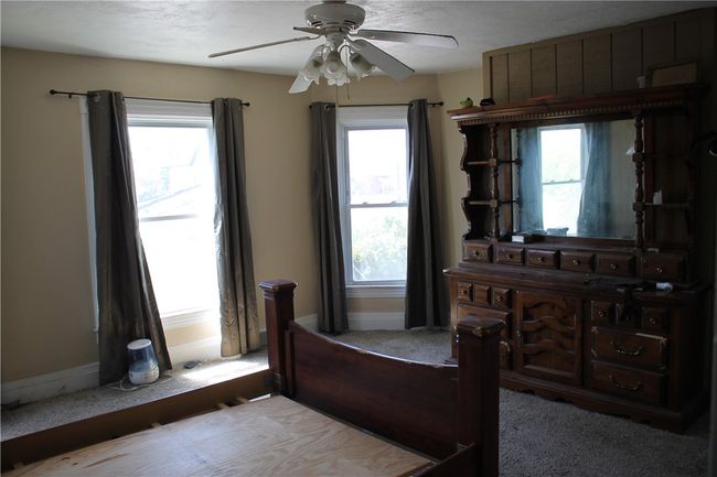 812 5 Th St, House other with 2 bedrooms, 1 bathrooms and 2 parking in Rochester PA | Image 6