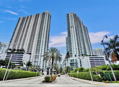 1112 - 90 Sw 3rd St, Condo with 1 bedrooms, 1 bathrooms and null parking in Miami FL | Image 1