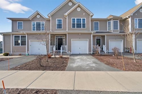 37 Pinto Rd E, Middletown, NY, 10941-1319 | Card Image