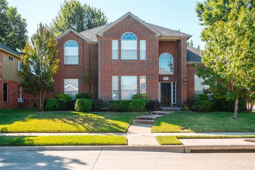 1384 Wentworth Dr, Lewisville, TX, 75067-5549 | Card Image