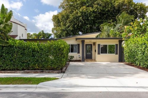 327 Dartmouth Drive Drive, Lake Worth Beach, FL, 33460 | Card Image