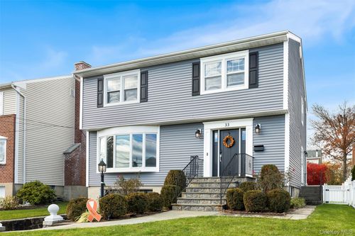 33 Johnson Rd, Scarsdale, NY, 10583-5709 | Card Image