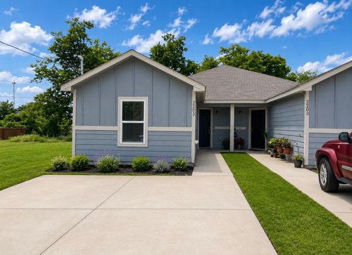 a-2203 Henry St, Greenville, TX, 75401-3544 | Card Image
