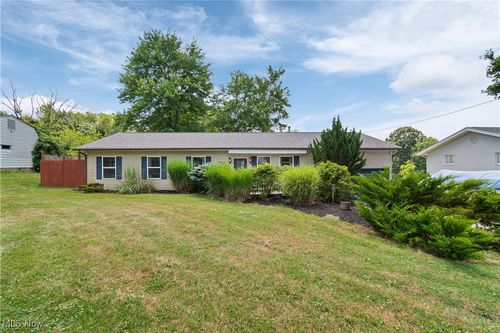 1924 Caroline Ave, Norton, OH, 44203-1406 | Card Image