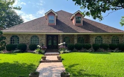 11051 Lake Forest Blvd, New Orleans, LA, 70127-2815 | Card Image