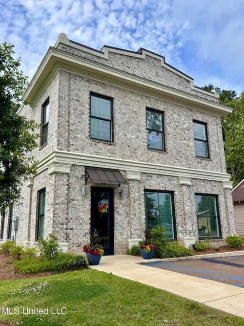 1021 Gluckstadt Rd, Gluckstadt, MS, 39110-9456 | Card Image