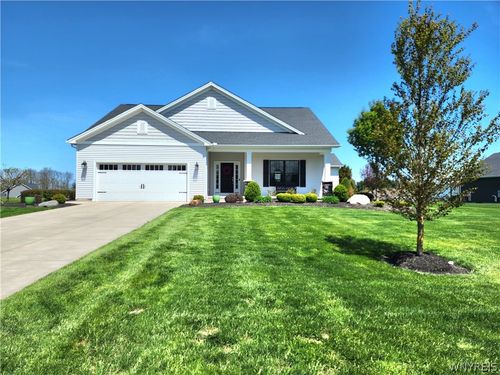 10 Autumn Ln, Orchard Park, NY, 14127-3180 | Card Image