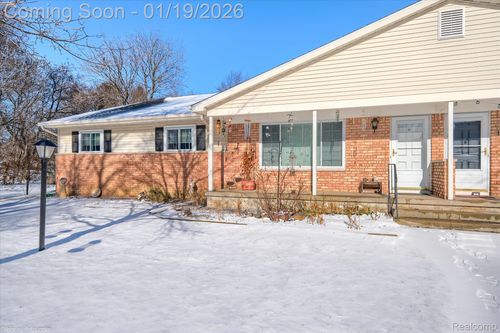 apt-10-3337 Field Rd, Clio, MI, 48420-1177 | Card Image