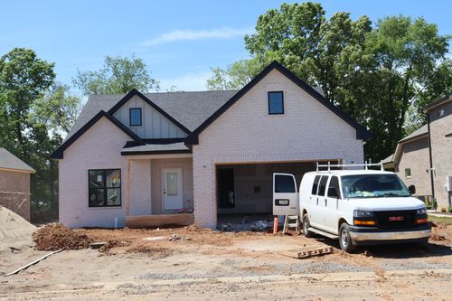 730 Southern Pine Trl, Clarksville, TN, 37043-2735 | Card Image