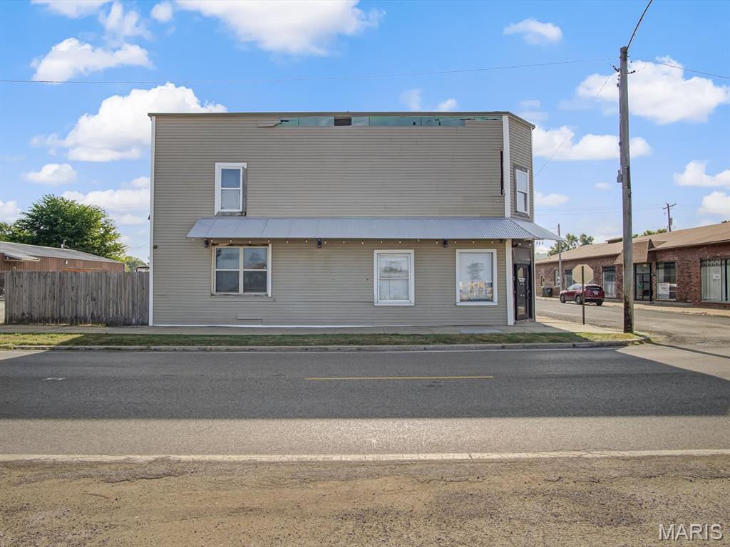 Commercial Sale in Dupo 2