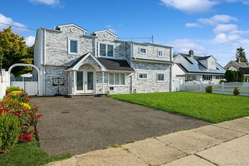 45 Universe Dr, Levittown, NY, 11756-4250 | Card Image