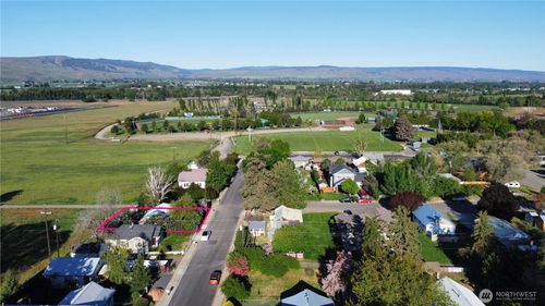 804 W 1st Ave, Ellensburg, WA, 98926 | Card Image