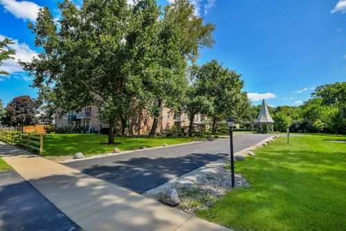 218t-5125 Blodgett Ave, Downers Grove, IL, 60515-5042 | Card Image