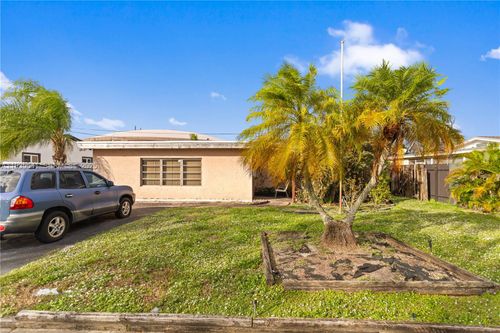 6811 Thomas St, Hollywood, FL, 33024-3948 | Card Image