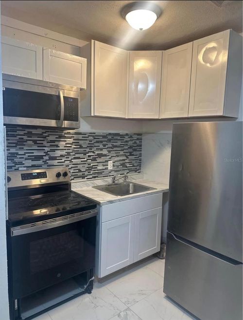 820 Galsworthy Ave, ORLANDO, FL, 32809-6431 | Card Image