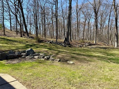 25 Valley Rd, Thornwood, NY, 10594-2213 | Card Image