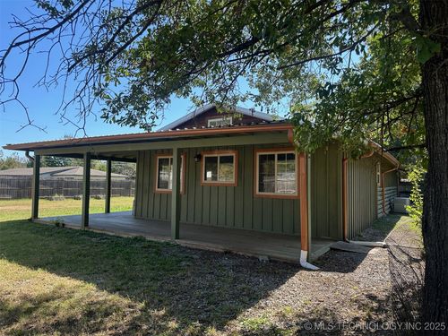 908 E Rock Island Ave, Wilburton, OK, 74578-4630 | Card Image