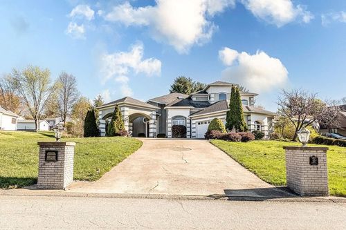 87 Farmview Dr, Uniontown, PA, 15401-5213 | Card Image