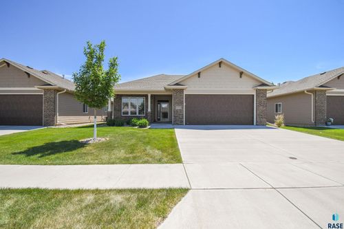 1508 S Wheatland Ave, Sioux Falls, SD, 57106-8468 | Card Image