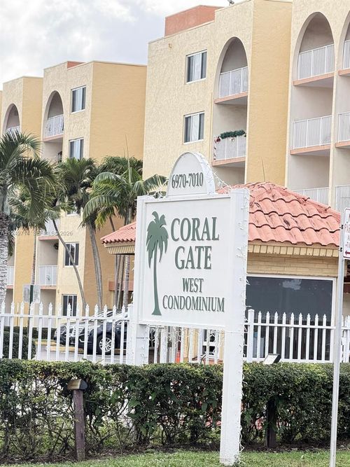 5-201-7010 Nw 186th St, Hialeah, FL, 33015 | Card Image